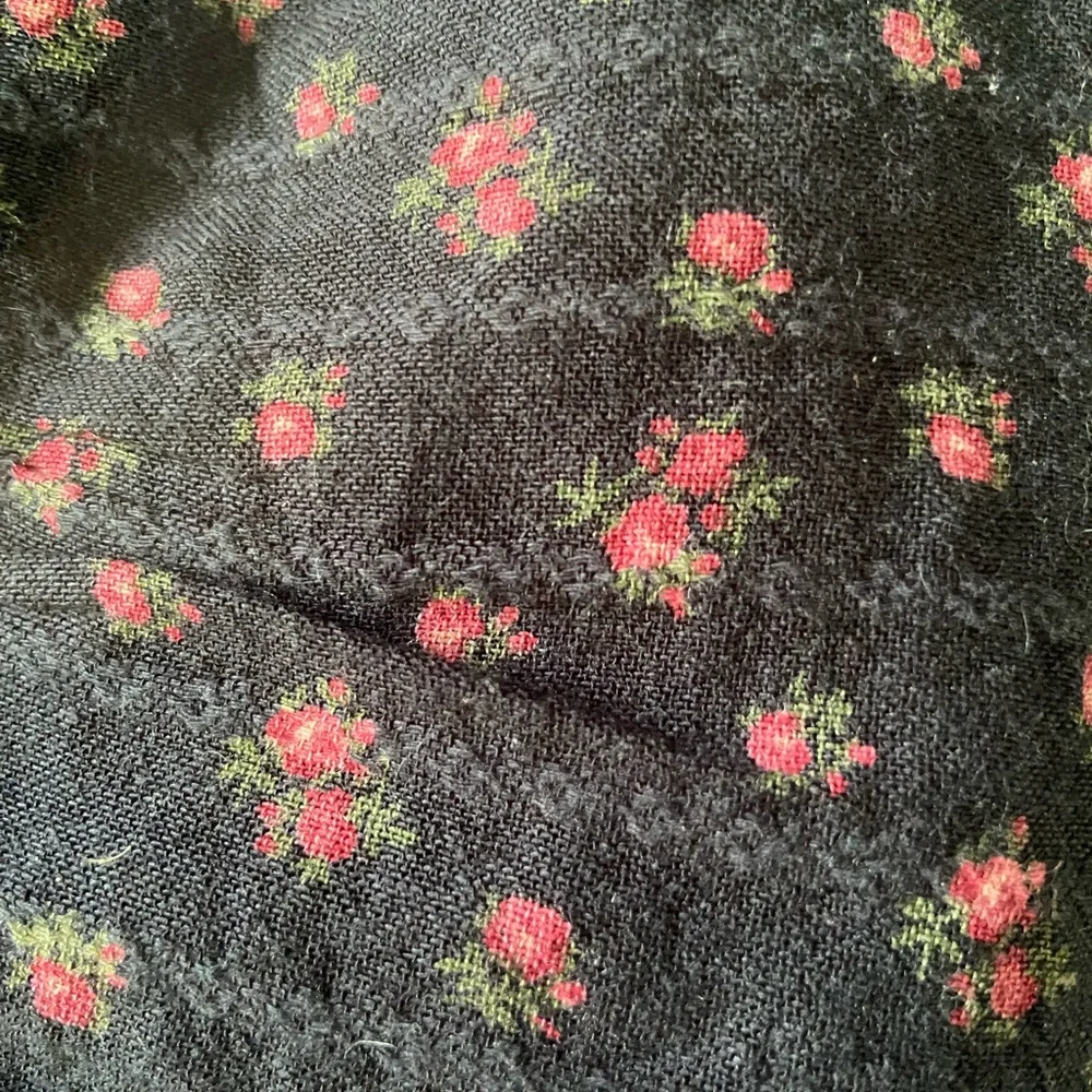 🍀5 for $25🍀American Eagle Black Tiered Skater Skirt w/Miniature Cherry Design - Picture 4 of 5